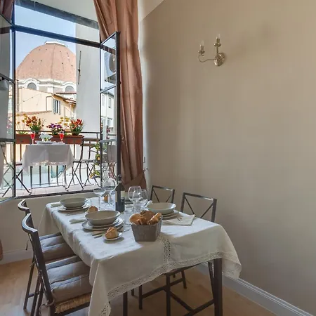 San Lorenzo Dome דירה